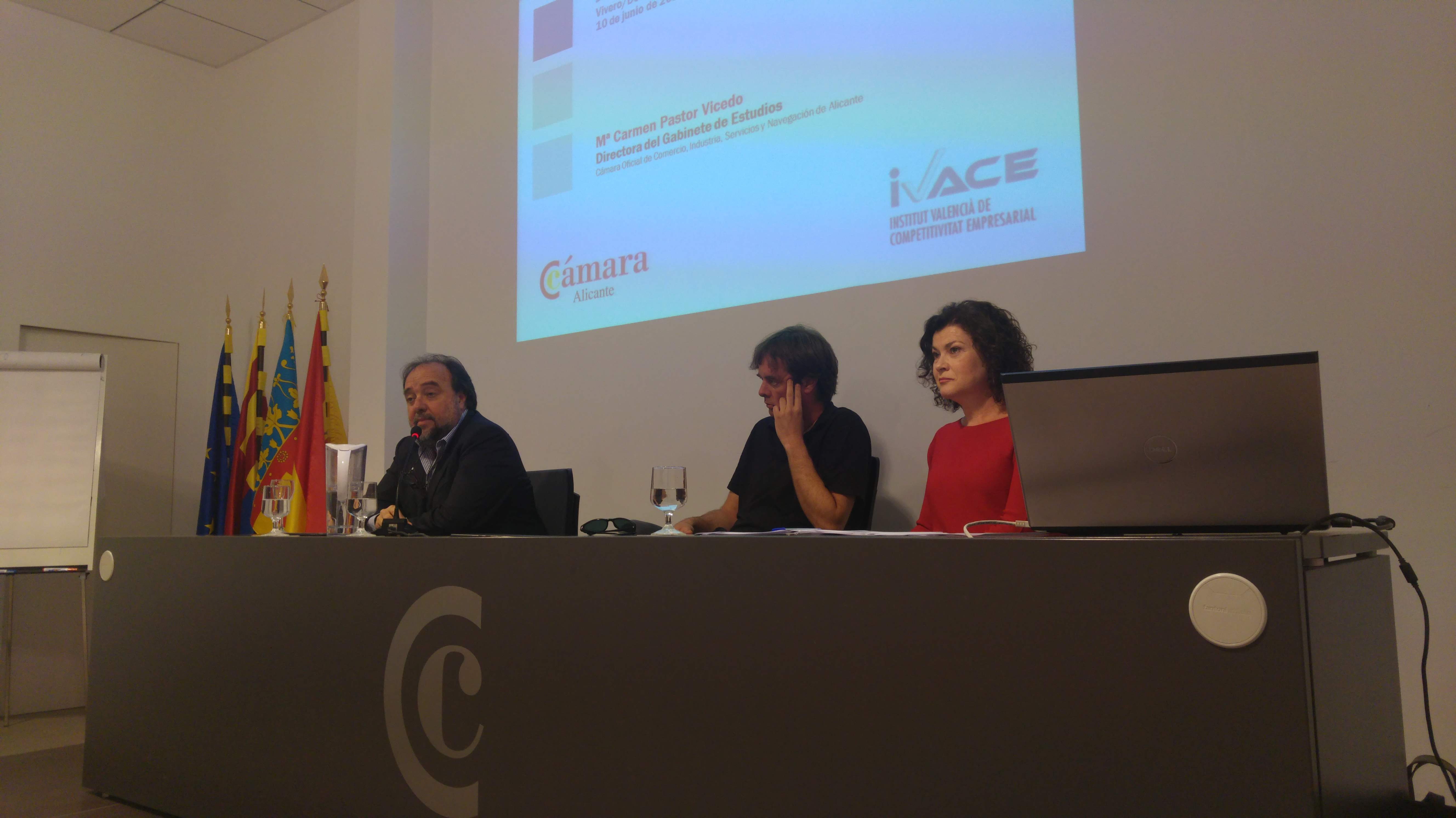 Jornada de formación para becarios del Ivace en la Cámara