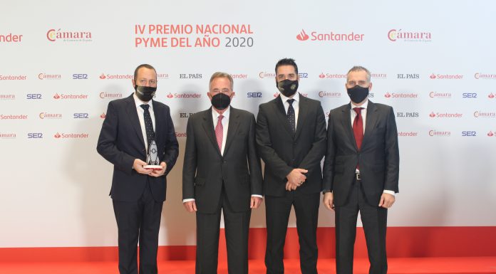 SM el Rey entrega el Premio Nacional Pyme del año a la empresa alicantina FacePhi Biometria
