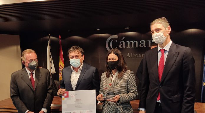 Una empresa alicantina, PLYMAG, pasa de nuevo a la fase final del Premio Nacional Pyme del Año 2021