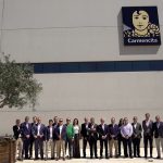 foto-de-familia-de-las-empresas-centenarias-durante-la-visita-a-carmencita