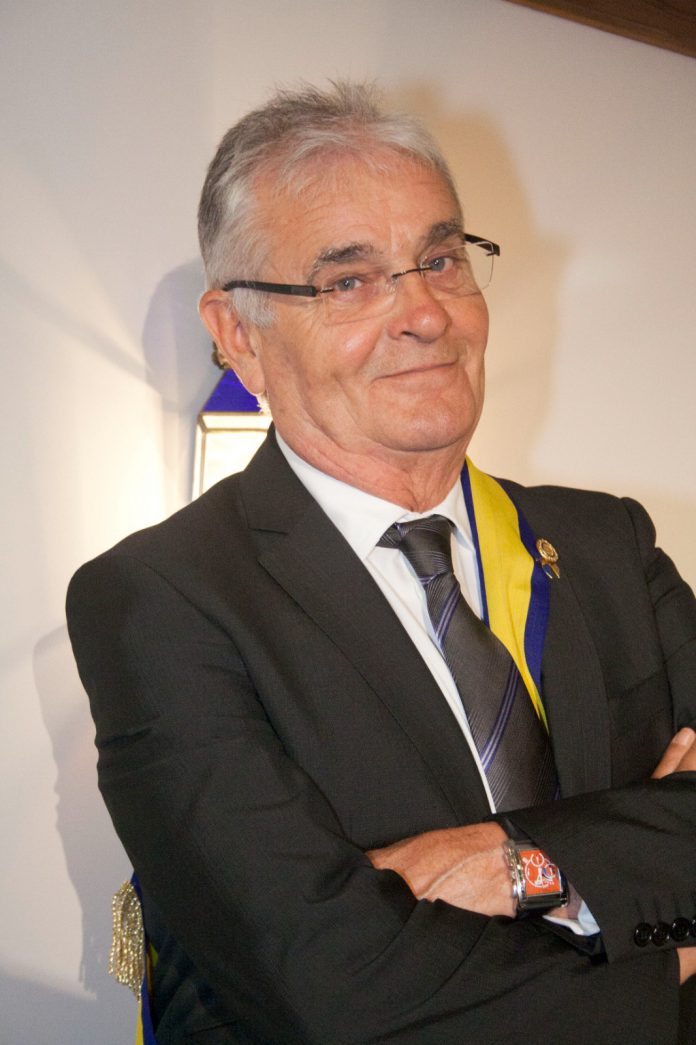 El empresario de Benidorm Enrique Ballester, Medalla de Oro y Brillantes 2024 de la Cámara de Alicante