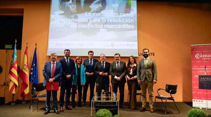 La Cambra d’Alacant reunix experts i institucions per a analitzar el futur de la mediació empresarial