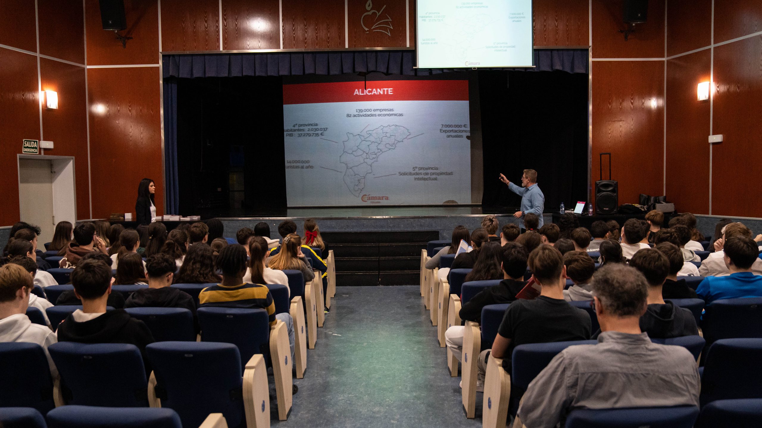 La Cámara de Alicante acerca la empresa a los estudiantes con el programa 'La Cámara en tu aula'