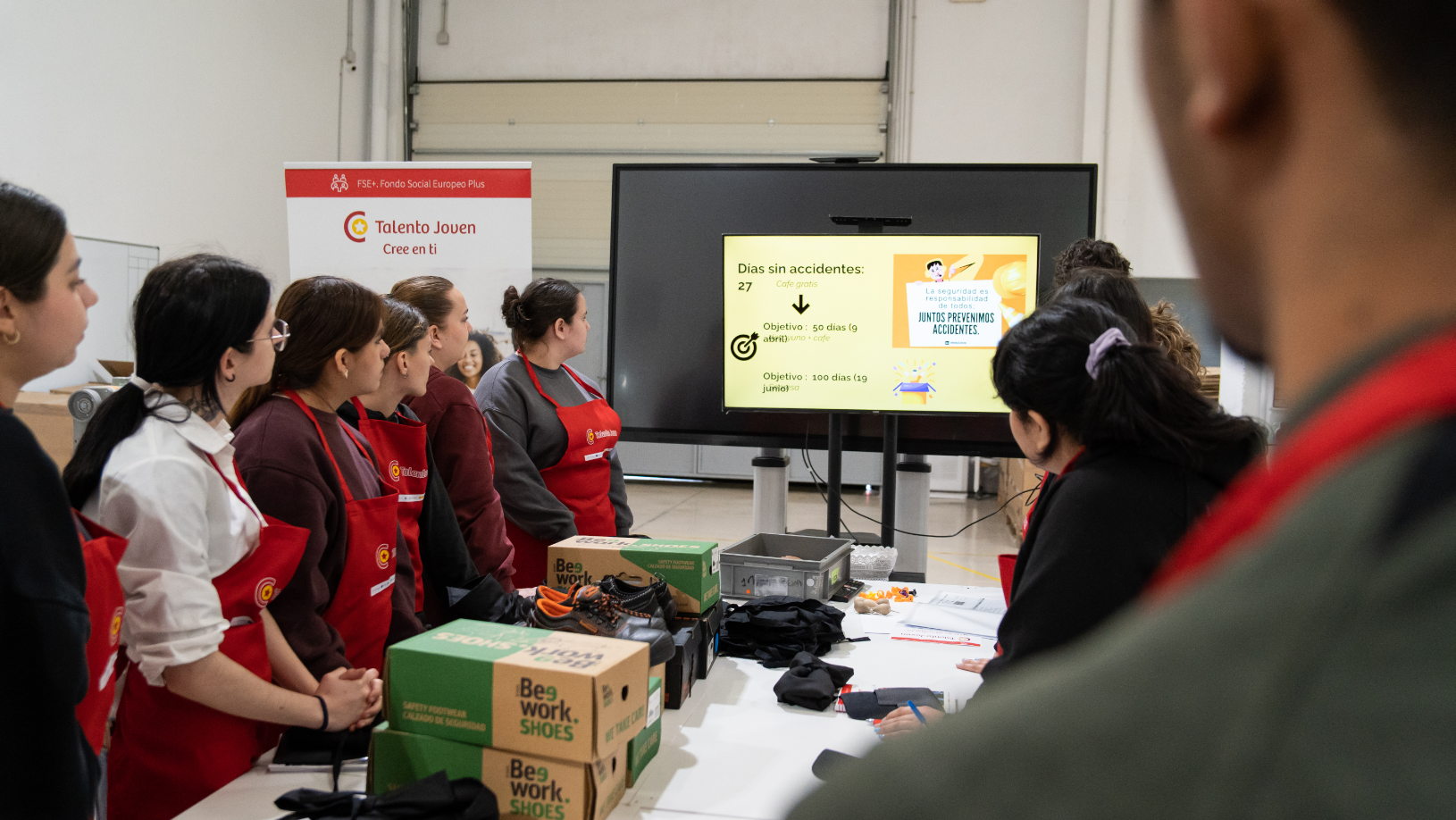 La Cámara de Comercio, AVECAL y Stalwart Leather impulsan el relevo generacional en la marroquinería con formación especializada