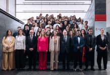 Representantes de la Cámara de Alicante con su Majestad la Reina en el décimo aniversario del programa Talento Joven