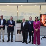el-homenajeado-junto-con-las-utoridades-durante-la-celebracion-del-acto